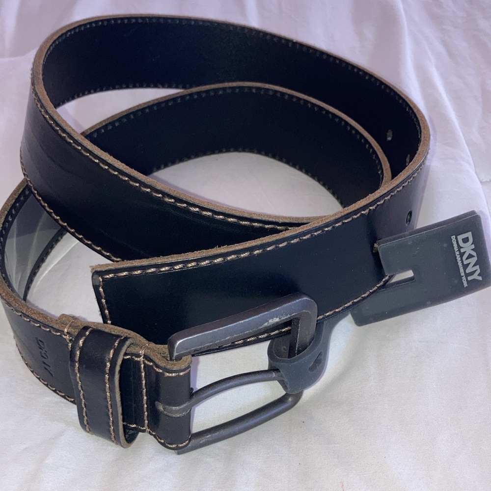 New DKNY Black Men’s Leather Belt with Contrasting Edge Stitching - Size 34